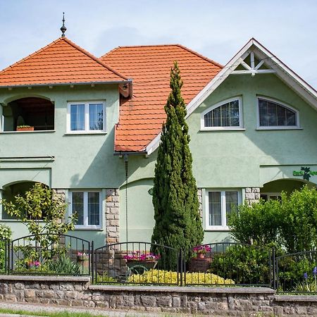 Park Apartman Hévíz Esterno foto