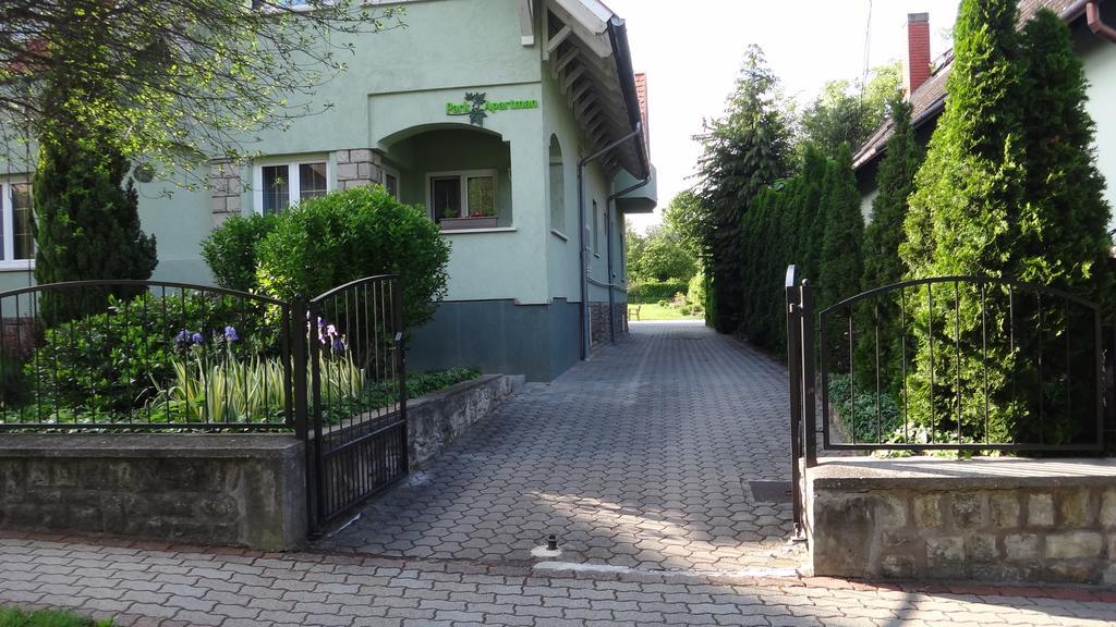 Park Apartman Hévíz Esterno foto